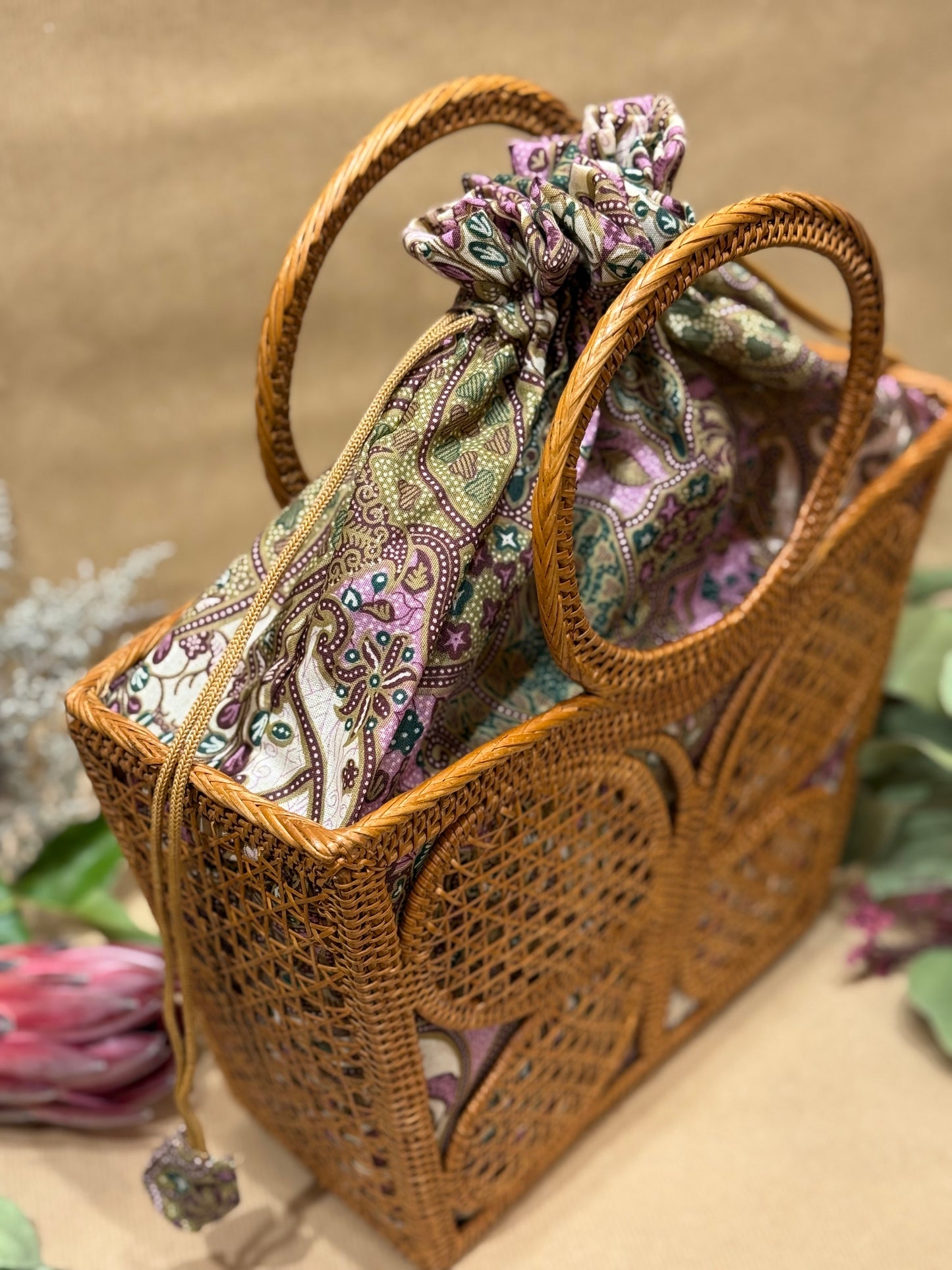 Petalouthia Elegance Handbag