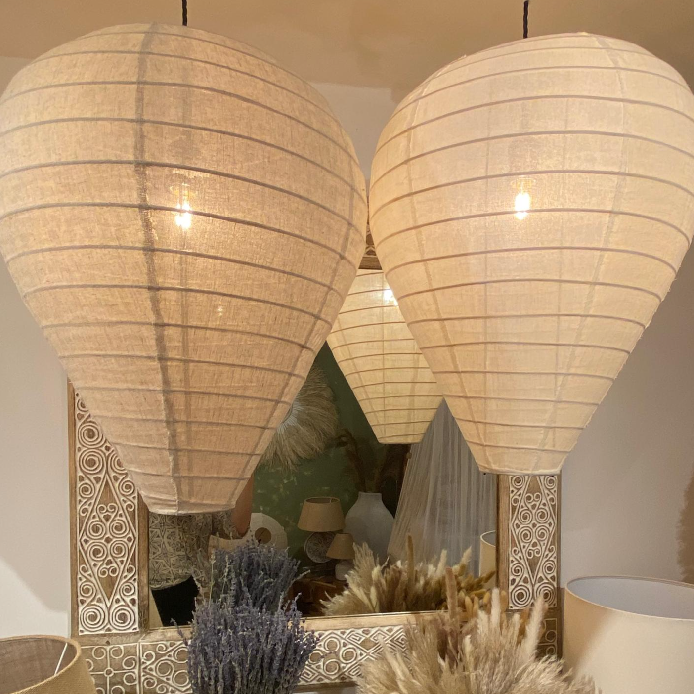 Sleek Jambu Linen Light Shade: Pure Contour Illumination