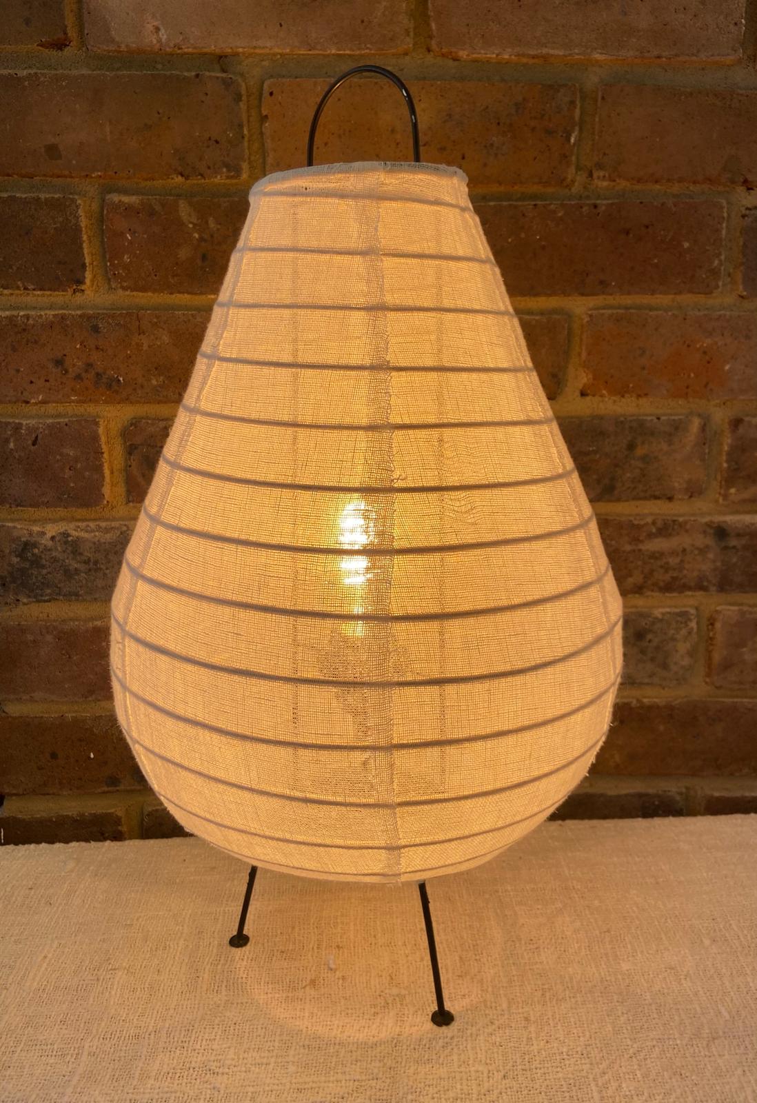 Smooth Linen Table Lamp: Ambient Elegance